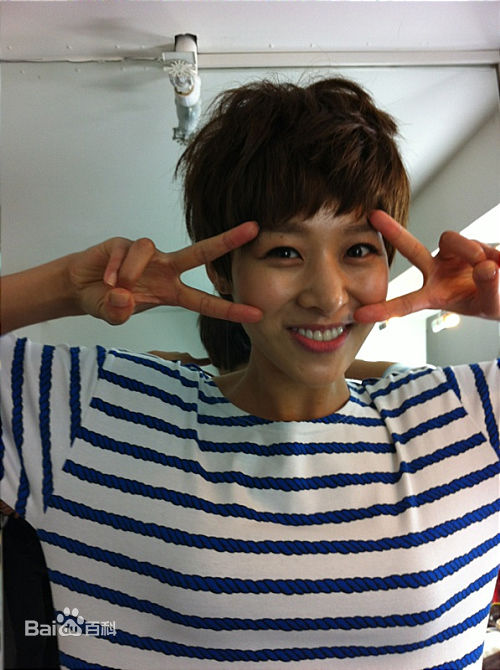 张申英(/Jang Shin yeong)生活照性感图片壁纸