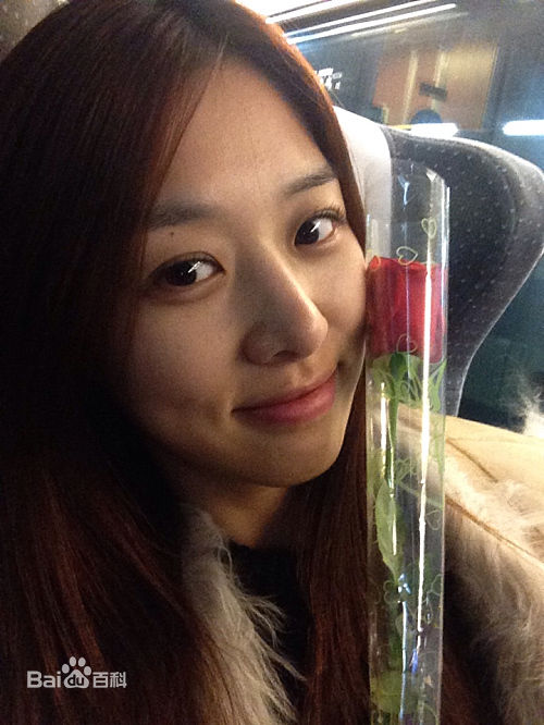 张申英(/Jang Shin yeong)生活照性感图片壁纸