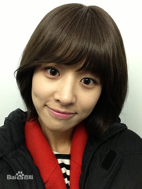 张申英(/Jang Shin yeong)生活照性感图片壁纸