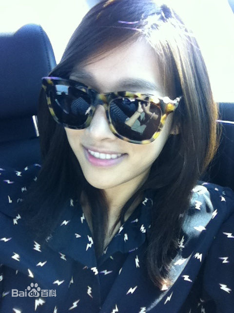 张申英(/Jang Shin yeong)生活照性感图片壁纸