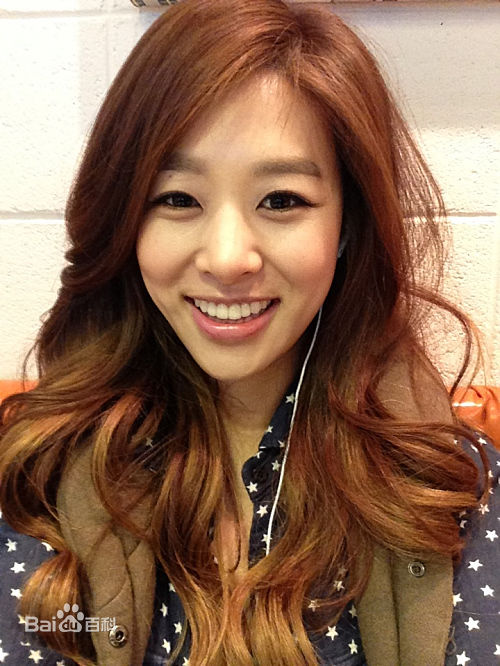 张申英(/Jang Shin yeong)生活照性感图片壁纸