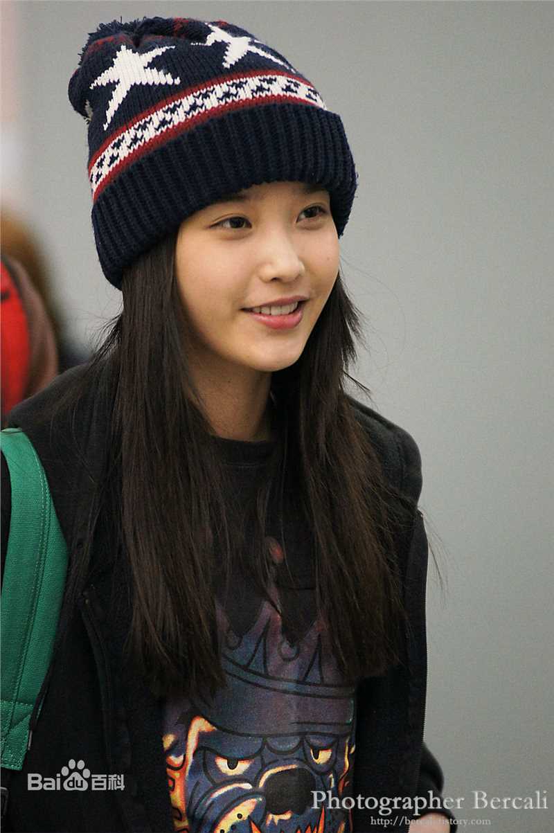 李知恩(IU(艺名)、 (韩文)、Lee Ji Eun(英文))IU素颜照相册