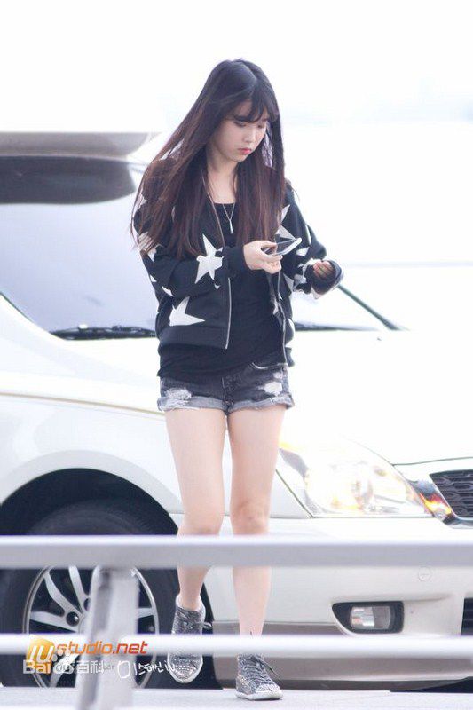 李知恩(IU(艺名)、 (韩文)、Lee Ji Eun(英文))IU素颜照相册