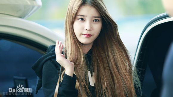 李知恩(IU(艺名)、 (韩文)、Lee Ji Eun(英文))IU素颜照相册