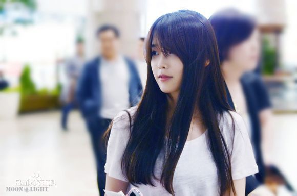 李知恩(IU(艺名)、 (韩文)、Lee Ji Eun(英文))IU素颜照相册