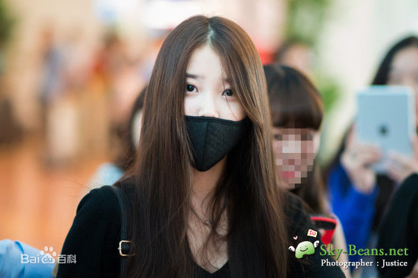 李知恩(IU(艺名)、 (韩文)、Lee Ji Eun(英文))IU素颜照相册