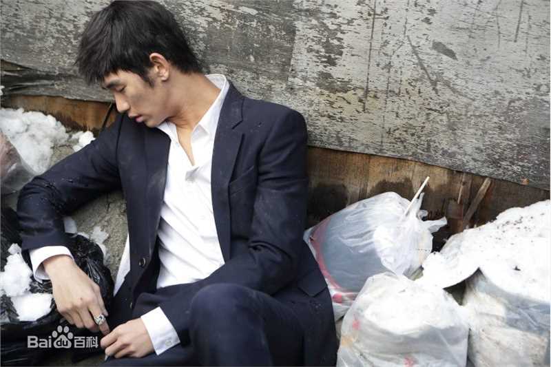 精选金秀贤(Kim Soo Hyun、キム スヒョン)在《伟大的隐藏者》(2013)中的图册