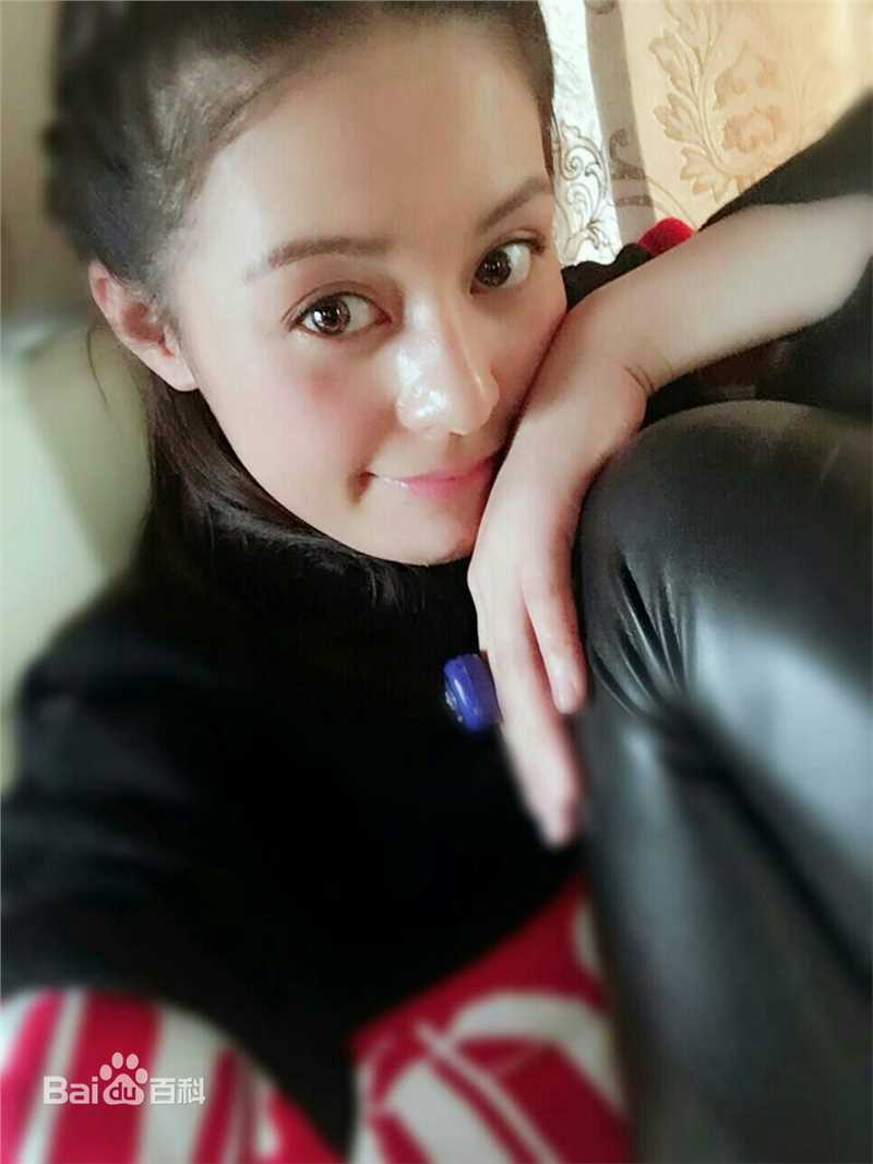 王力可(Rainbow)春天里素颜照壁纸