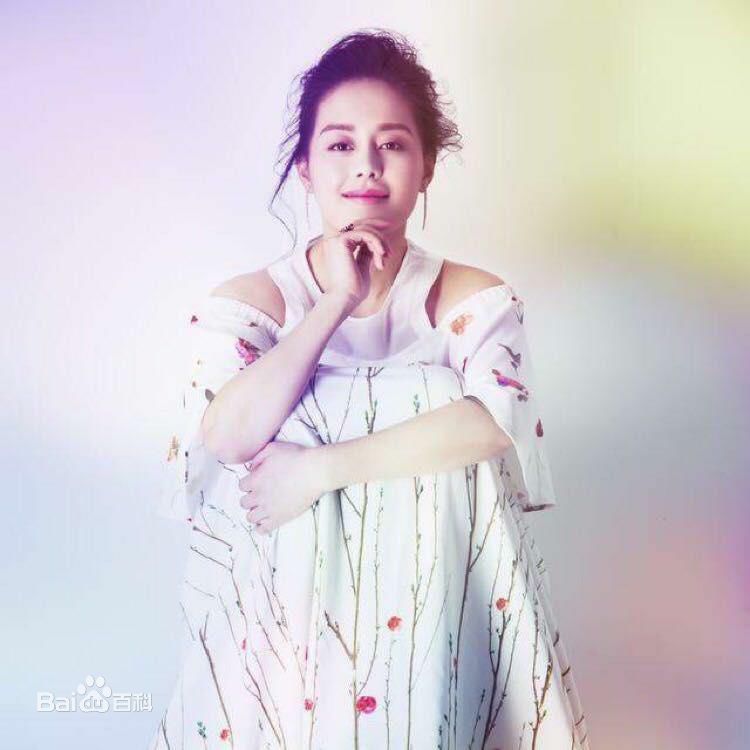 王力可(Rainbow)梦幻空间——李萍摄影系列图册