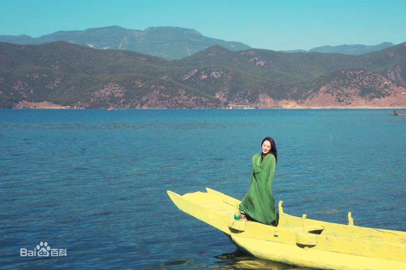 王力可(Rainbow)七彩云南之女儿国泸沽湖素颜照壁纸