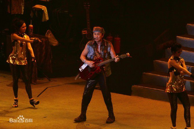 许冠杰(Samuel Hui)2010“难忘往日情”演唱会图片图集