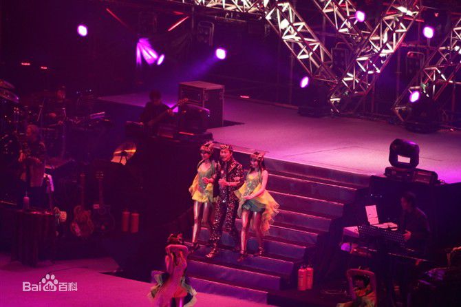 许冠杰(Samuel Hui)2010“难忘往日情”演唱会图片图集