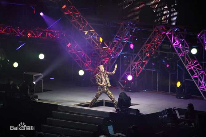 许冠杰(Samuel Hui)2010“难忘往日情”演唱会图片图集