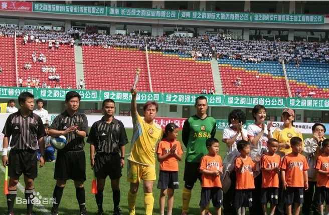 谭咏麟(Alan Tam)明星足球队队员性感图片图集