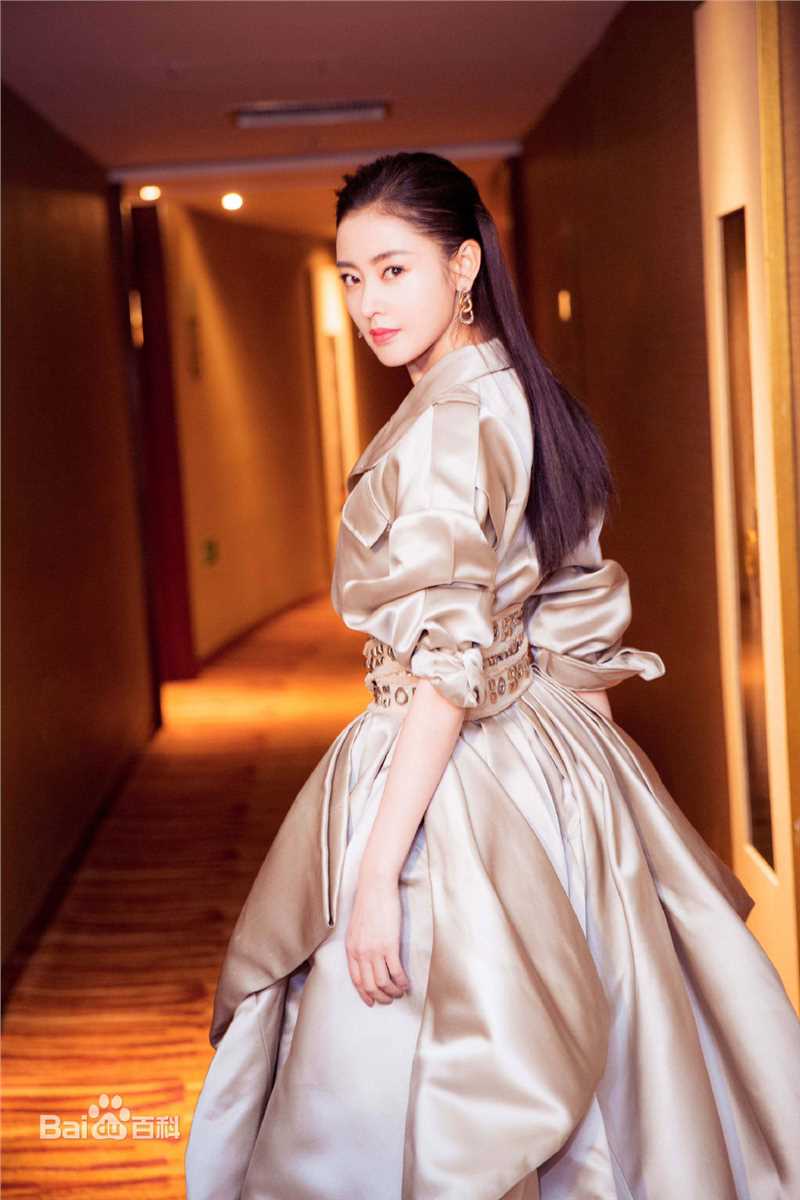 张天爱(Crystal)2016年部分活动照前后照片