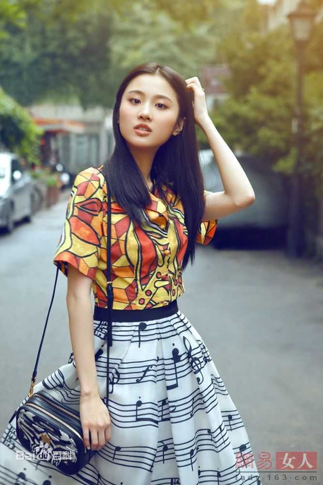 张慧雯(Zhang Huiwen)街拍壁纸壁纸