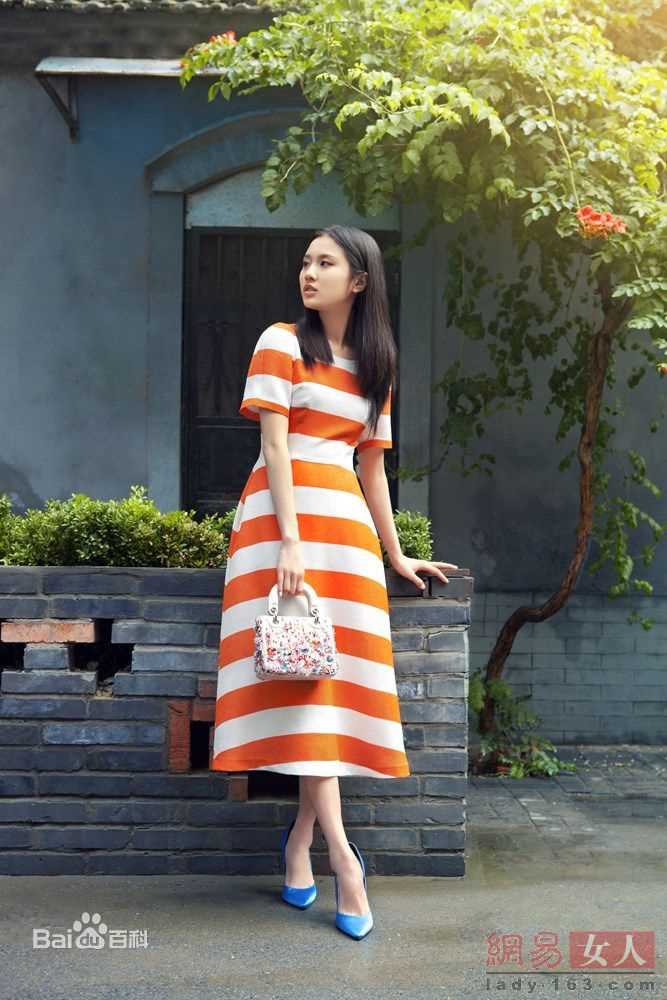 张慧雯(Zhang Huiwen)街拍壁纸壁纸