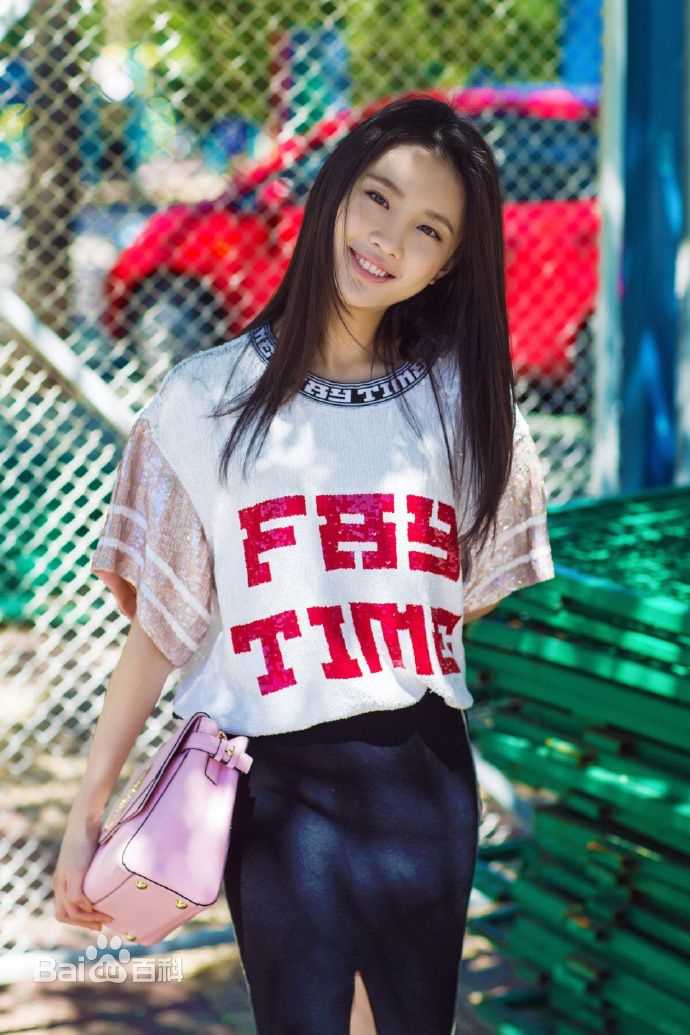 精选张慧雯(Zhang Huiwen)在《Fire Bible有范儿》中的图册