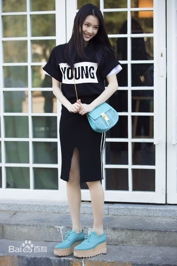 精选张慧雯(Zhang Huiwen)在《Fire Bible有范儿》中的图册