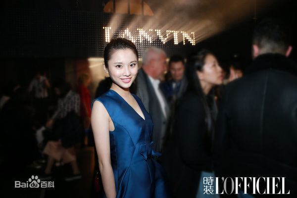 张慧雯(Zhang Huiwen)巴黎时装周壁纸壁纸