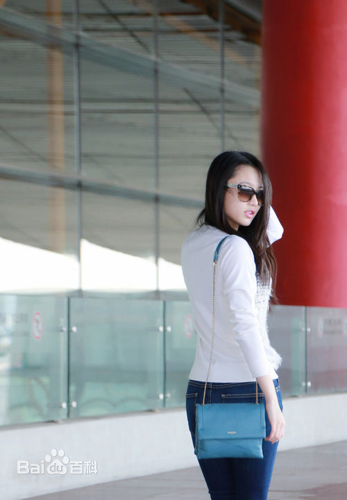 张慧雯(Zhang Huiwen)巴黎时装周壁纸壁纸