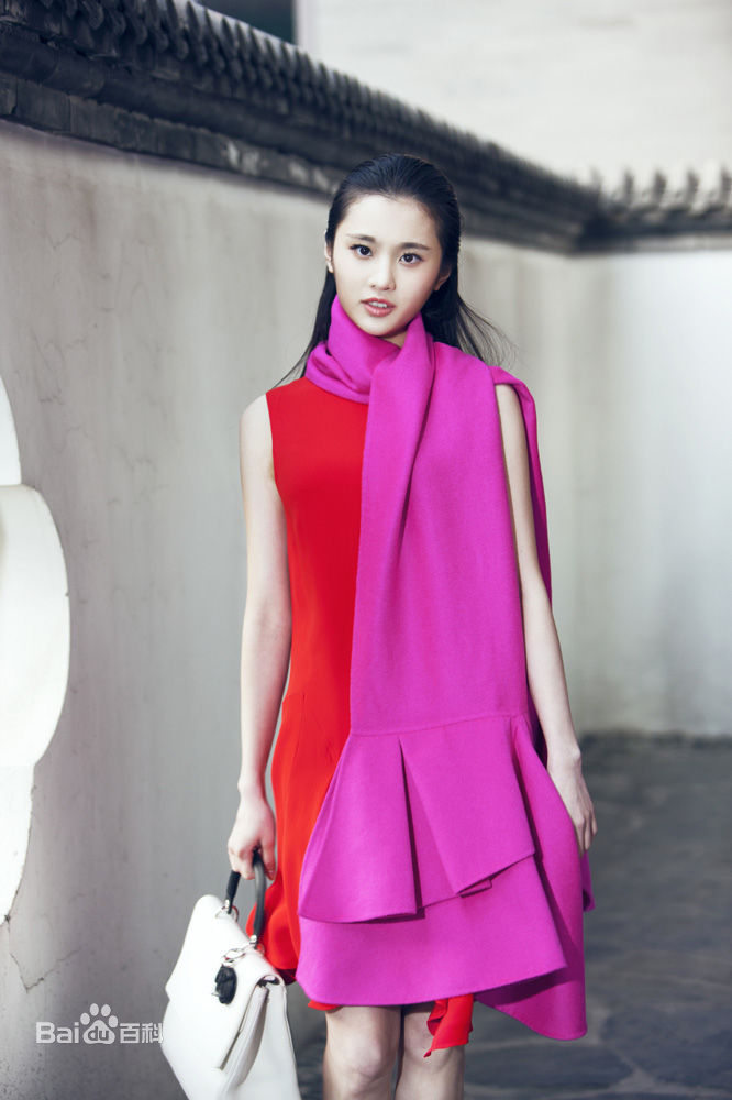 张慧雯(Zhang Huiwen)秋日街拍图片图册