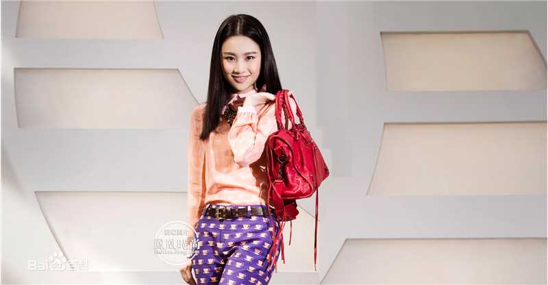 张慧雯(Zhang Huiwen)时尚街拍前后照片