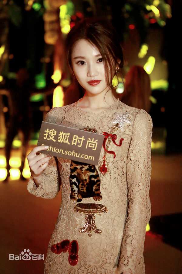 张慧雯(Zhang Huiwen)米兰时装周生活照相册