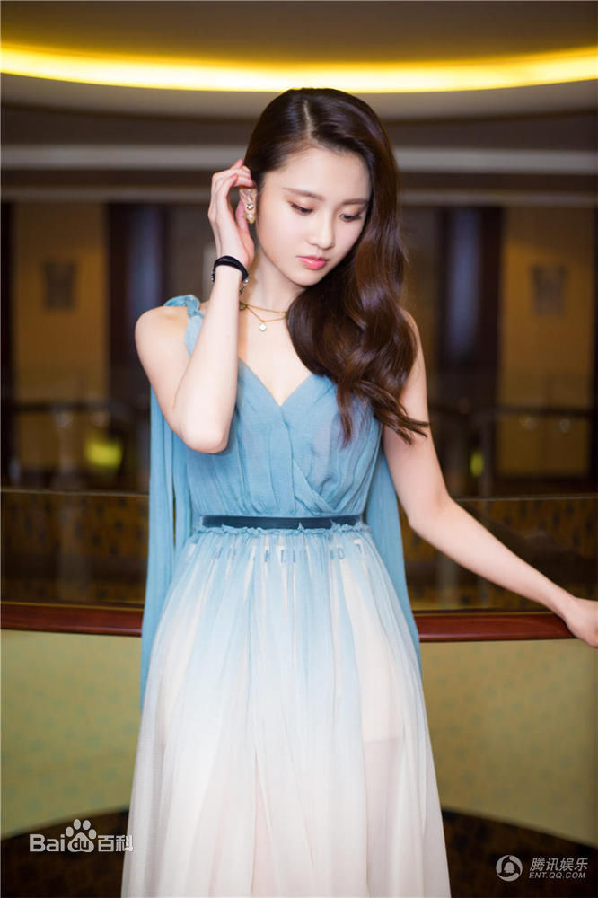 张慧雯(Zhang Huiwen)出席活动性感图片壁纸