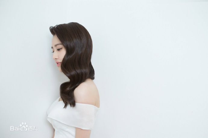 张慧雯(Zhang Huiwen)出席活动性感图片壁纸