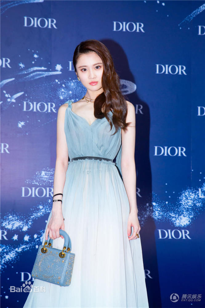 张慧雯(Zhang Huiwen)出席活动性感图片壁纸