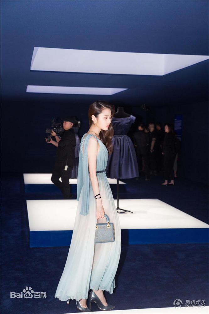 张慧雯(Zhang Huiwen)出席活动性感图片壁纸