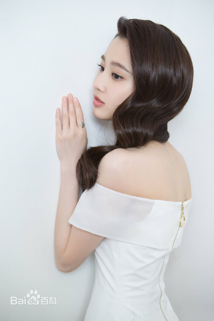 张慧雯(Zhang Huiwen)出席活动性感图片壁纸