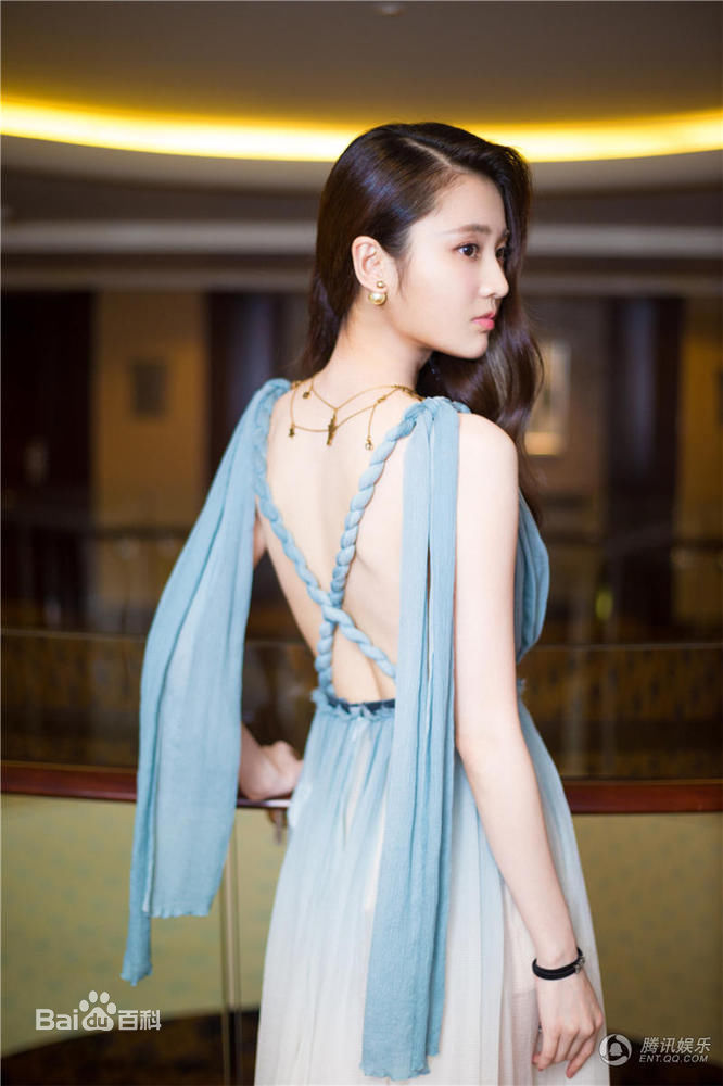 张慧雯(Zhang Huiwen)出席活动性感图片壁纸