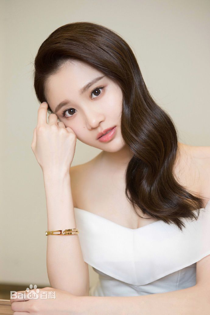 张慧雯(Zhang Huiwen)出席活动性感图片壁纸