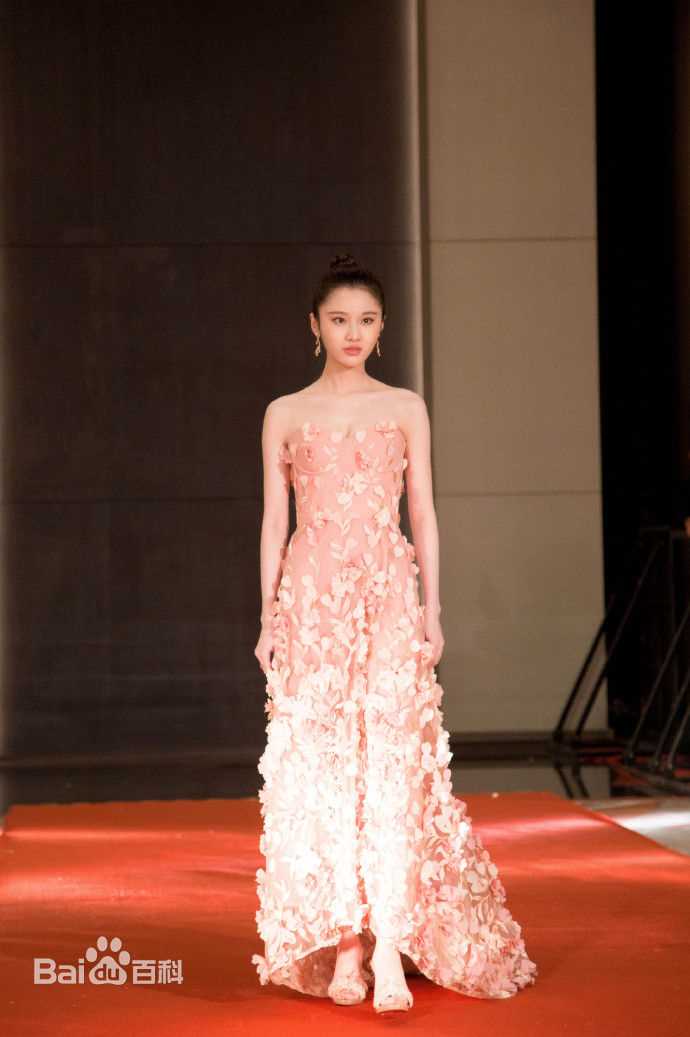 张慧雯(Zhang Huiwen)微博时尚盛典图片图册