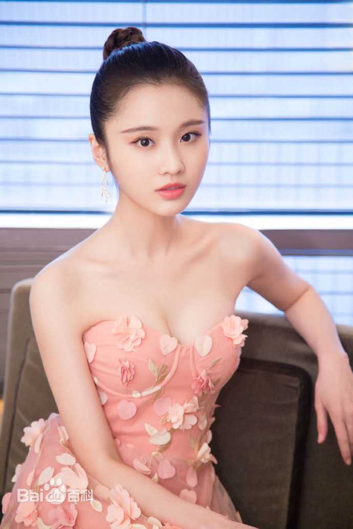 张慧雯(Zhang Huiwen)微博时尚盛典图片图册