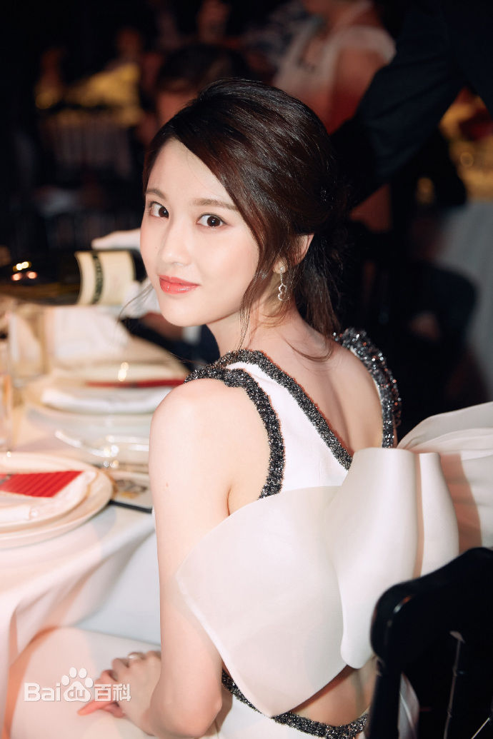 张慧雯(Zhang Huiwen)积家公益晚宴前后照片