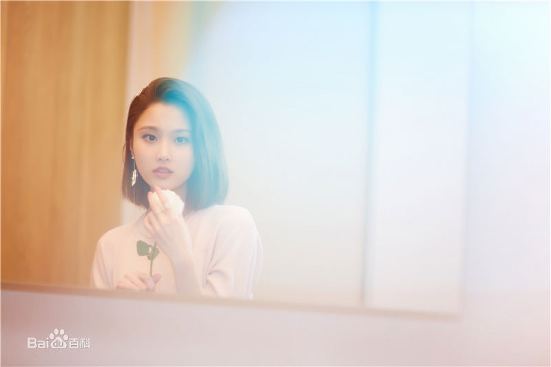 张慧雯(Zhang Huiwen)Men's Uno Young周年派对壁纸壁纸