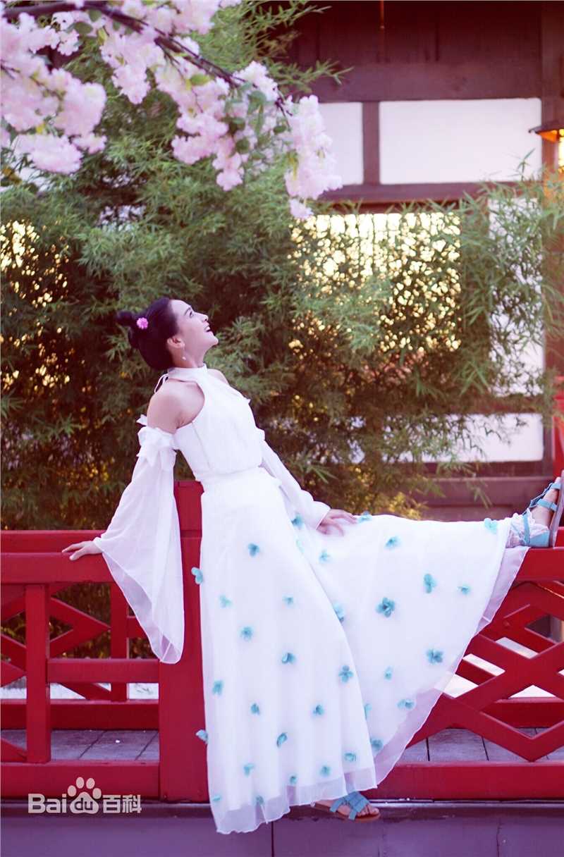 精选海铃(Karina)在《太子妃升职记》绿篱中的图册