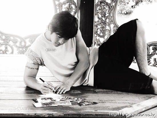 金载沅(,Kim Jae-Won,キム ジェウォン)笑容素颜照相册