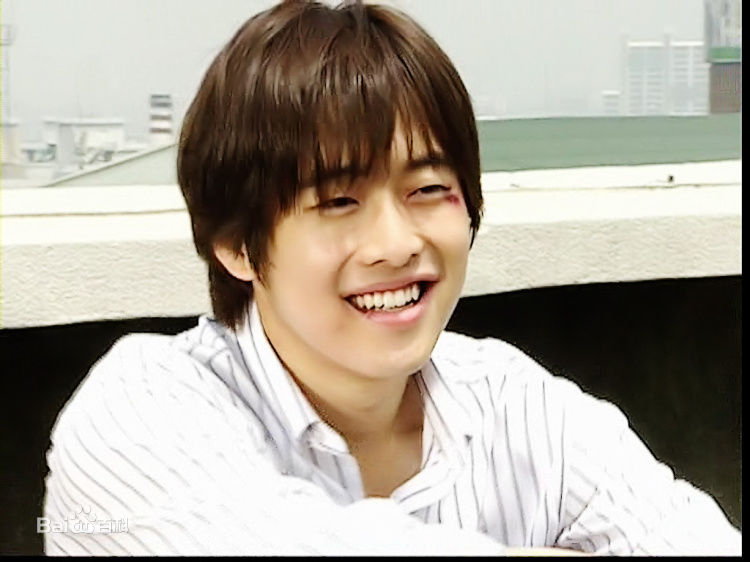 金载沅(,Kim Jae-Won,キム ジェウォン)笑容素颜照相册