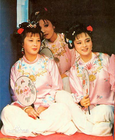 最全王扶林(Wang Fulin)在与《红楼梦》剧组中的壁纸