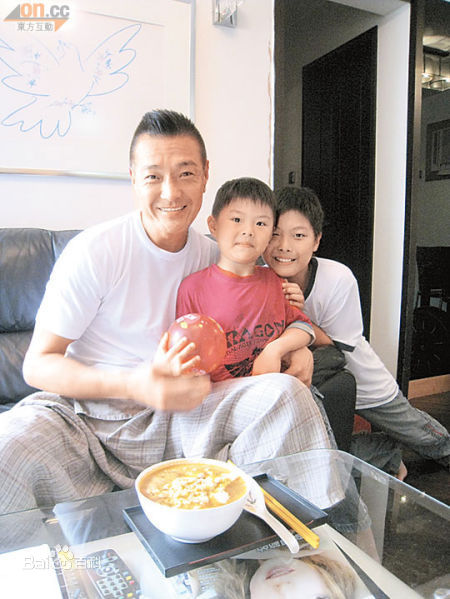 卢惠光(Kenneth Lo)生活照前后照片