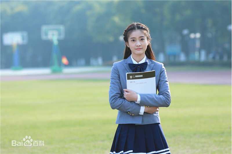 最新张雪迎(Sophie)在《十五年等待候鸟》韩以晨中的壁纸