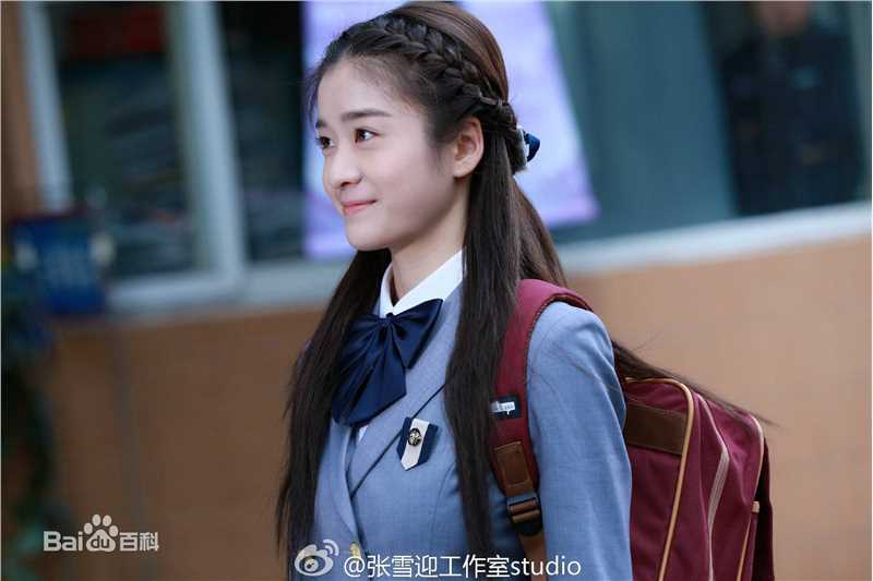 最新张雪迎(Sophie)在《十五年等待候鸟》韩以晨中的壁纸