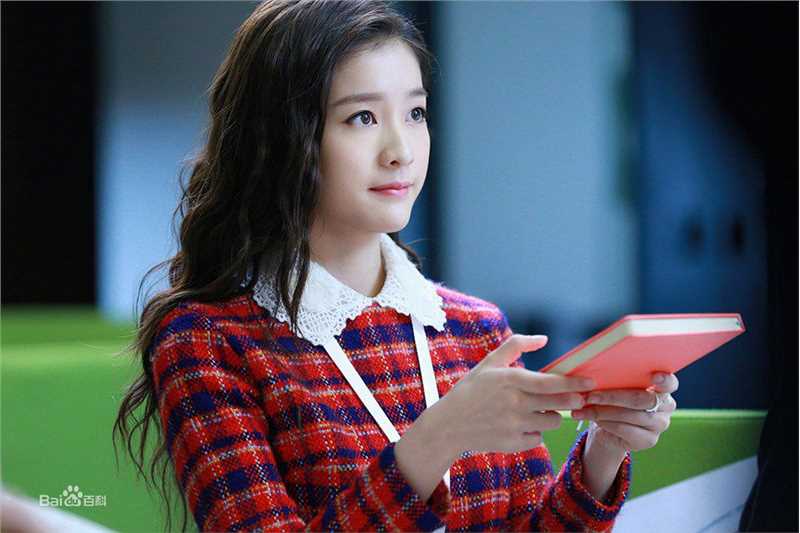 最新张雪迎(Sophie)在《十五年等待候鸟》韩以晨中的壁纸