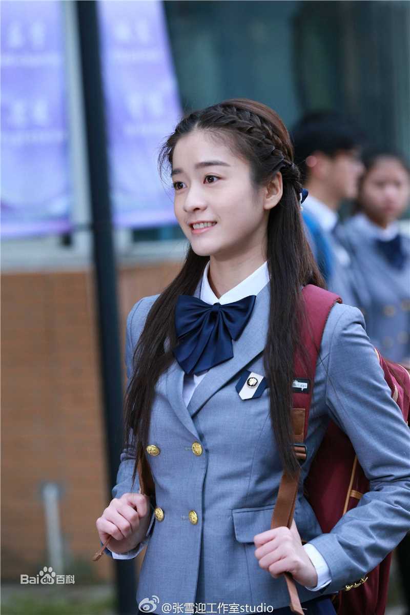 最新张雪迎(Sophie)在《十五年等待候鸟》韩以晨中的壁纸