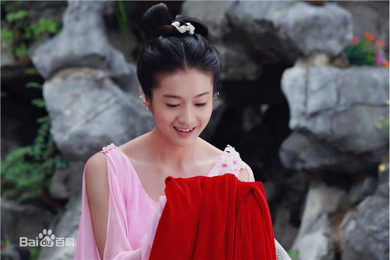 张雪迎(Sophie)在《青丘狐传说》饰翁红亭中的