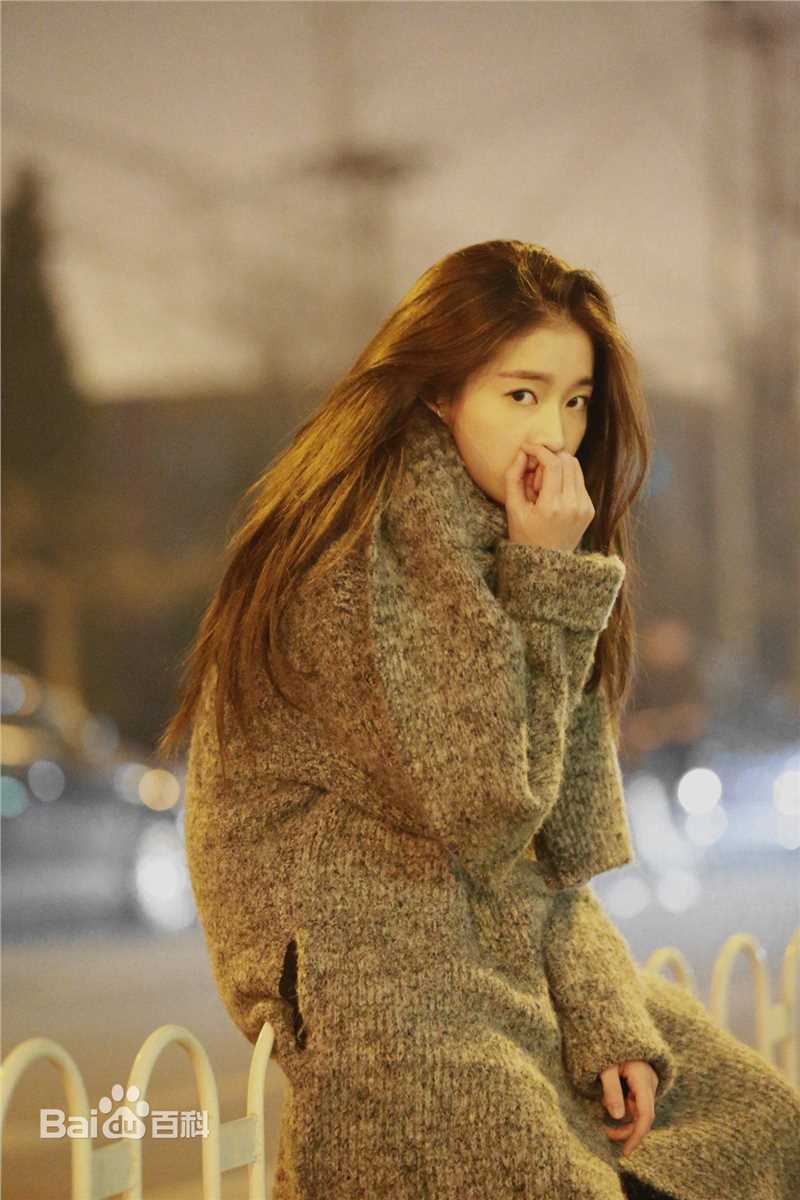 张雪迎(Sophie)夜拍性感图片壁纸